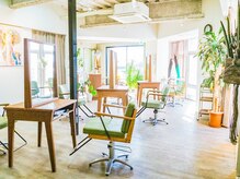 ニコ(Nico)の雰囲気（スタイリッシュな店内☆[髪質改善/縮毛矯正]）