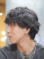 ノーエン(noen)&nbsp;メンズマッシュパーマニュアンスパーマスパイラルパーマ刈り上げ