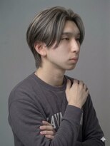 レボ 片町店(Revo)&nbsp;ナチュラルセンターパート×テーパーフェード！