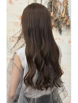 アカイトビラ ヘアケアサロン(AKAI TOBIRA Hair Care Salon)の写真/マンネリを打破！お洒落を楽しんで、新しい自分を見つけよう。あなたの魅力を最大限に引き出す上質サロン。