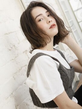 ミンクス 青山店(MINX) ラフなカール感を楽しむミニマムボブ