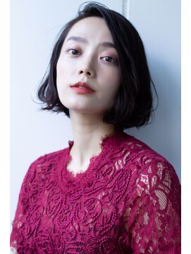 レジナヴィータ 栄(Reginavita) 【Reginavita栄】揺れる暗髪ボブ@小野