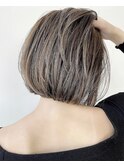 首が綺麗に見えるボブ×ハイライトシルバーカラー　大宮