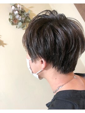 サーティーン(THIRTEEN) 丸みがかわいいベリーショート