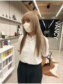 サンドベージュ×フェイスレイヤー