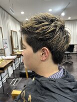 トゥーミー(to mee) 【メンズ】束感抜群！アップバングショート【小松】