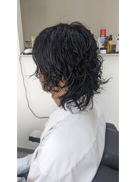 コムバイトレーズマン(Kom by TRADESMAN) セクシールーズパーマ