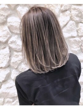 リン モアナバイヘッドライト 武蔵小杉2号店(lynn Moana by HEADLIGHT) Moana【武蔵小杉】#白髪ぼかしハイライト#ボブ#20代30代40代