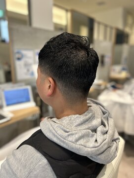 ウィスタリアフィールドプランシュ(WISTARIA FIELD-PLANCHES) メンズショート フェードカット