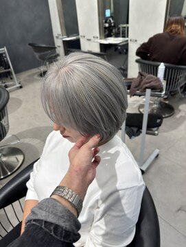 アース 二俣川店(HAIR&MAKE EARTH) 白髪ぼかしで洗練グレージュ【二俣川】