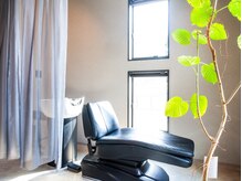 ゆったりとした空間でのシャンプーやヘッドスパもおすすめです