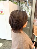 ぱつっと切りっぱなし風レイヤーボブ白髪ぼかしハイライト