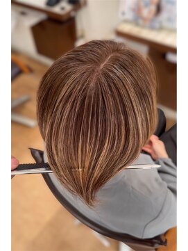 カラーサロンビスカリア 相模原エリア 淵野辺駅店(Color salon Biscaria) 白髪ぼかしハイライト