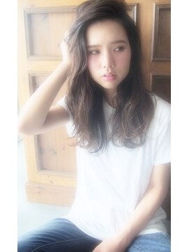 リマ(RIMA) 【RIMA】HARUKI 外国人風☆かきあげたラフな毛束感とツヤっぽさ