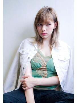 シエナ 渋谷(Siena) イエローベージュ×外ハネミディ