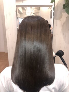 アコンプリッシュ 代官山 恵比寿(accomplish) プラチナミネコラ