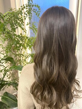 ライズ バイ レボ(RISE by REVO) 大人かわいい/レイヤーロング/グレーベージュ/前髪パーマ/我孫子