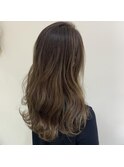 【透明感ハイライトで白髪活かし】