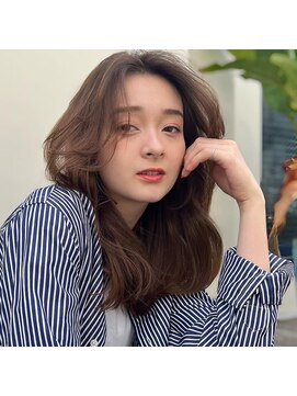 ドットハリス(.Hallis) くびれヘア/韓国風ヘア/大人可愛い/ベージュ/20代30代40代