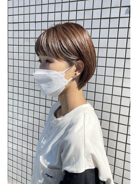 オンフリーク(on Fleek) ウォームベージュ