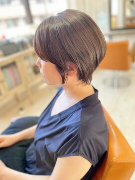 トゥードア(twoDOORs) 20代30代40代ナチュラル大人レイヤースタイル