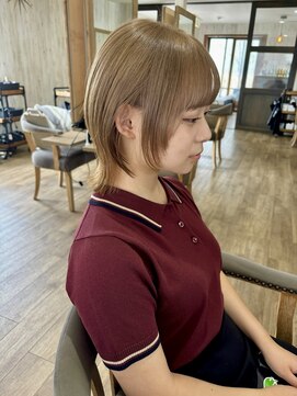 ヘブンリー(heavenly) レイヤーカット/ウルフレイヤー/ブリーチ/ミルクティーベージュ