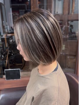 アミーゴ(AMIGO) バレイヤージュ ハイライト ボブ