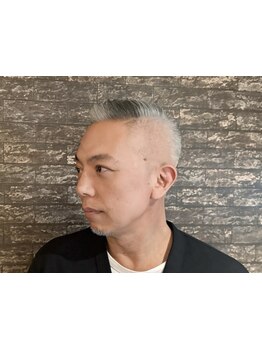 【七隈駅徒歩1分】忙しいビジネスマンの方に上質なカットやシェービングでワンランク上の清潔感を。