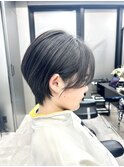 40代50代60代耳かけショート前髪なしハンサムショート白髪ぼかし