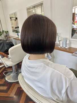 ヘアーアンドメイクアップモパ パツっとボブ