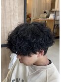 刈り上げツーブロック波巻きパーマメンズマッシュ