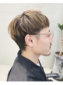マッシュウルフ　ショートバング　メガネ　ヒゲ　ショートヘア