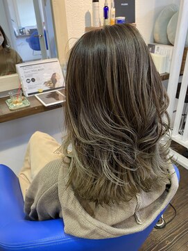 ブルー エアリ(BLUE eari) 外国人風レイヤー