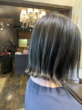 ヘアー クリエイト カルバリ(HAIR CREATE Calbari) 落ち着きハイライト×切りっぱなしボブ