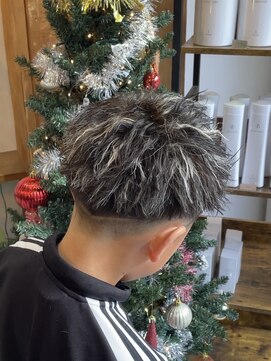 ルートヘアー(Root Hair) ホワイトメッシュ×ツイストスタイル