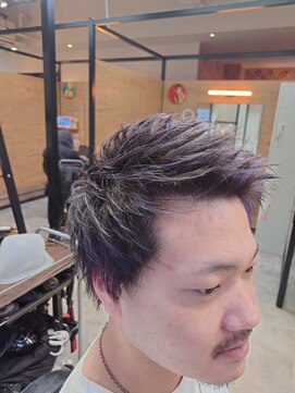 ラックスビーギャラリー なんば駅前店(LUXBE GALLERY) メンズ/眉毛/パーマ/ブリーチ/メンズカット/ツイストスパイラル