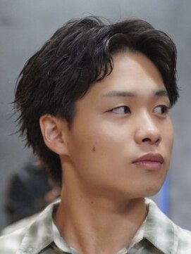 ノーエン(noen) センターパートメンズマッシュパーマニュアンスパーマ刈り上げ