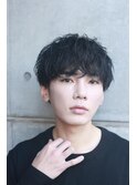 黒髪ブルーブラック無造作マッシュ