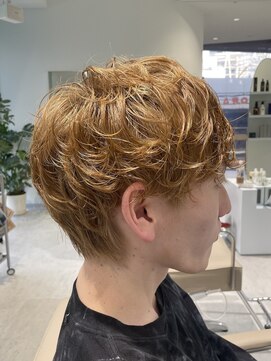 ノラ ウメダ(NORA UMEDA) シャドウパーマ×マッシュ