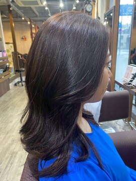 ビーチェ 小岩(Bice) 大人の余裕漂う上品ウェーブロング/艶感/コテ巻き/ブラウン