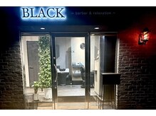 ブラック(BLACK)の雰囲気（赤と黒のサインポールは業界初？？）