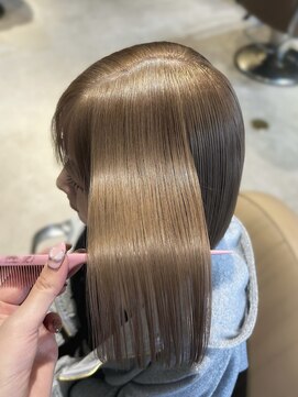 トリア(the tria) 【chika】ミルクティーベージュ