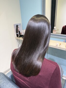 リア(Lia) 酸性ストレート縮毛矯正髪質改善