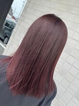 髪のうねり広がりにお困りの方に人気の縮毛矯正・酸性ストレート