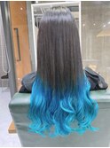 黒髪から毛先エンドカラービビッドブルーカラー