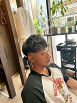 トニコ(toniko)&nbsp;スペインカール×スキンフェード×マッシュ×バーバースタイル