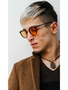 メリケンバーバーショップ コウベ(MERICAN BARBERSHOP KOBE) スパイキーツーブロック刈り上げにイメチェンポイントカラー編