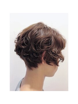 ヘアデザイン ダブル(hair design Double) 強めのパーマショートヘア
