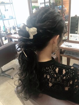 ラブリッシュ(LOVERICHE) 紐アレンジゆるポニーテールスタイル　［延山styling］