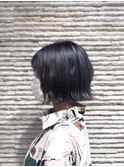 10代20代/切りっぱなしボブ/外ハネ/ブリーチ/グレーアッシュ